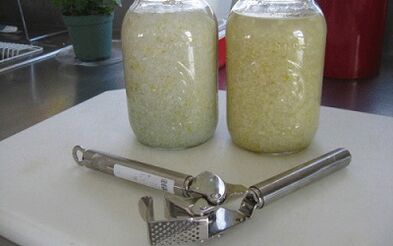 garlic tincture to get rid of parasites from the body