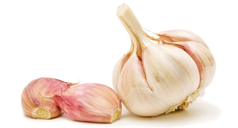 garlic to get rid of parasites from the body